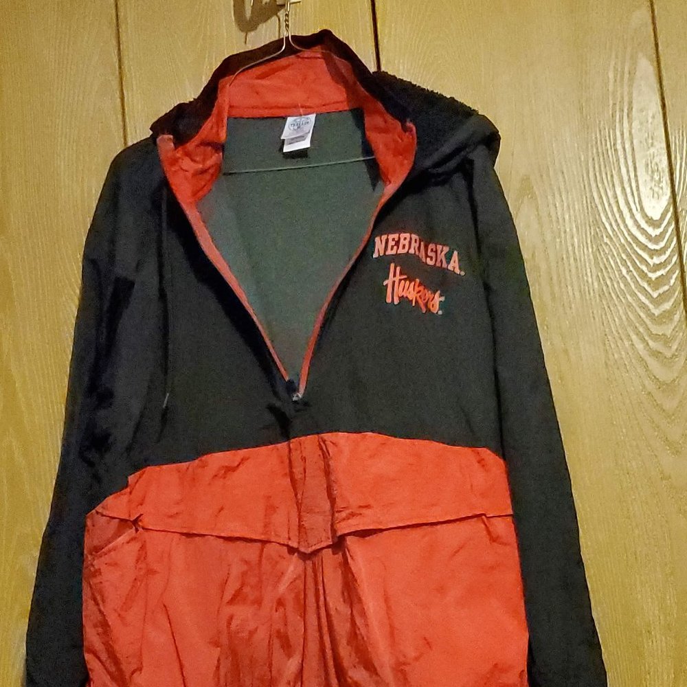 Nebraska Huskers Lined Men's Windbreaker with Hood Size Large 42/44